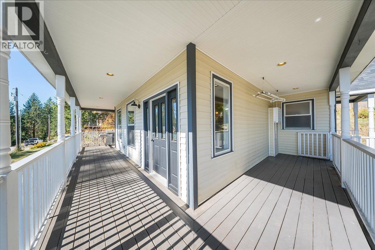 1860 Planer Crescent, Rossland, British Columbia  V0G 1Y0 - Photo 33 - 10403211