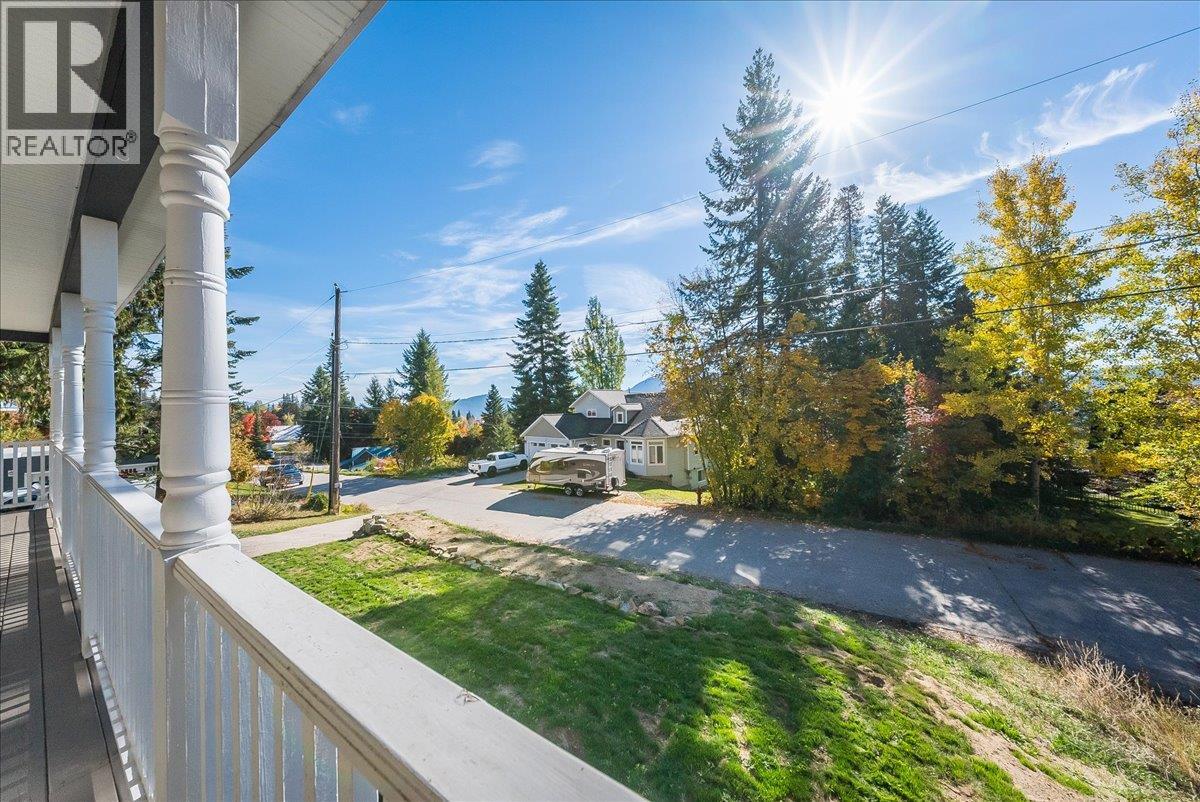 1860 Planer Crescent, Rossland, British Columbia  V0G 1Y0 - Photo 38 - 10403211