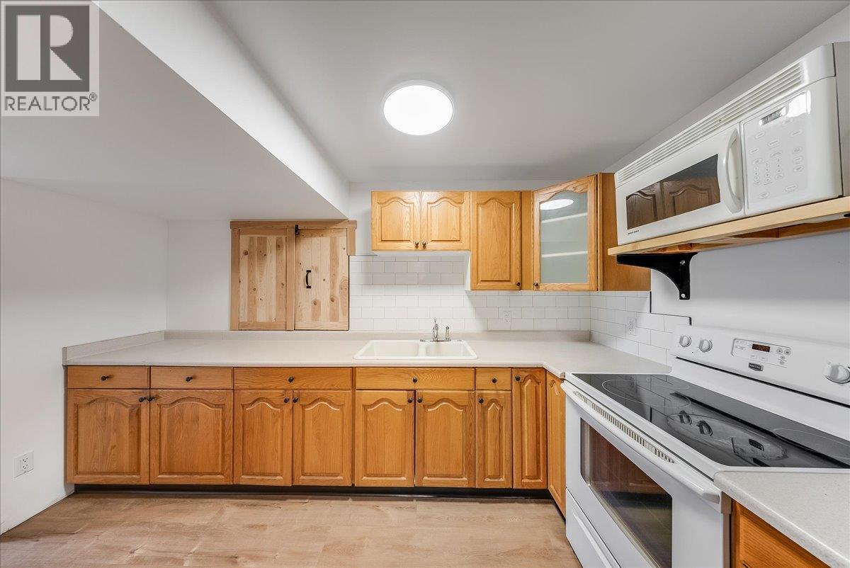 1860 Planer Crescent, Rossland, British Columbia  V0G 1Y0 - Photo 62 - 10403211