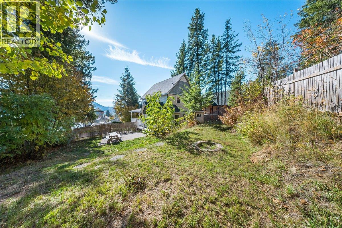 1860 Planer Crescent, Rossland, British Columbia  V0G 1Y0 - Photo 74 - 10403211