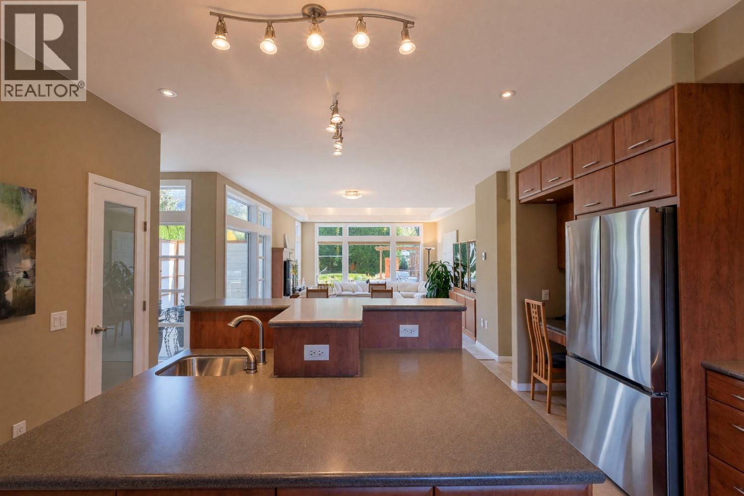 133 Devon Drive, Penticton, British Columbia  V0H 1R5 - Photo 10 - 10403194