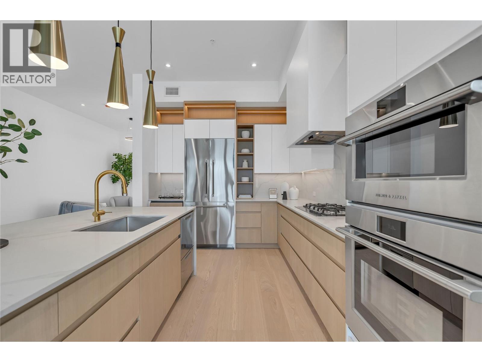 602 Lakeshore Drive Unit# 202, Penticton, British Columbia  V2A 1B9 - Photo 10 - 10390058