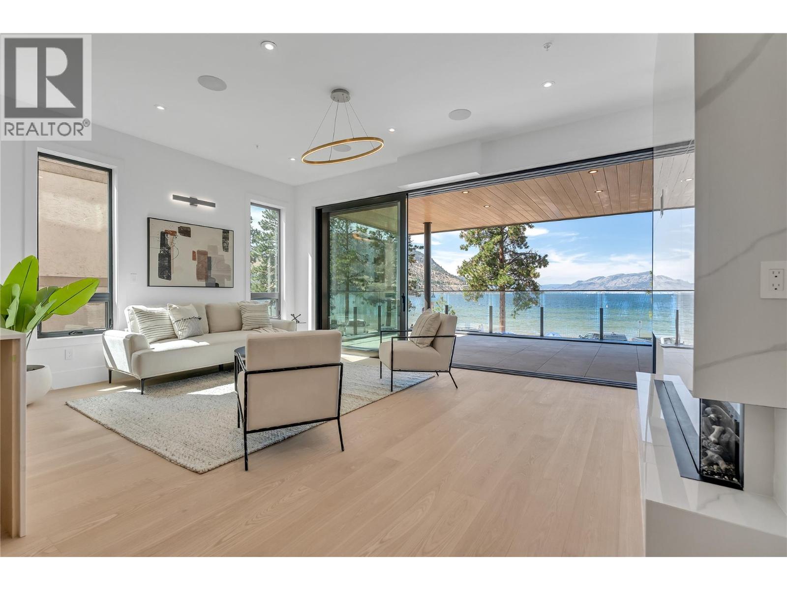 602 Lakeshore Drive Unit# 202, Penticton, British Columbia  V2A 1B9 - Photo 4 - 10390058
