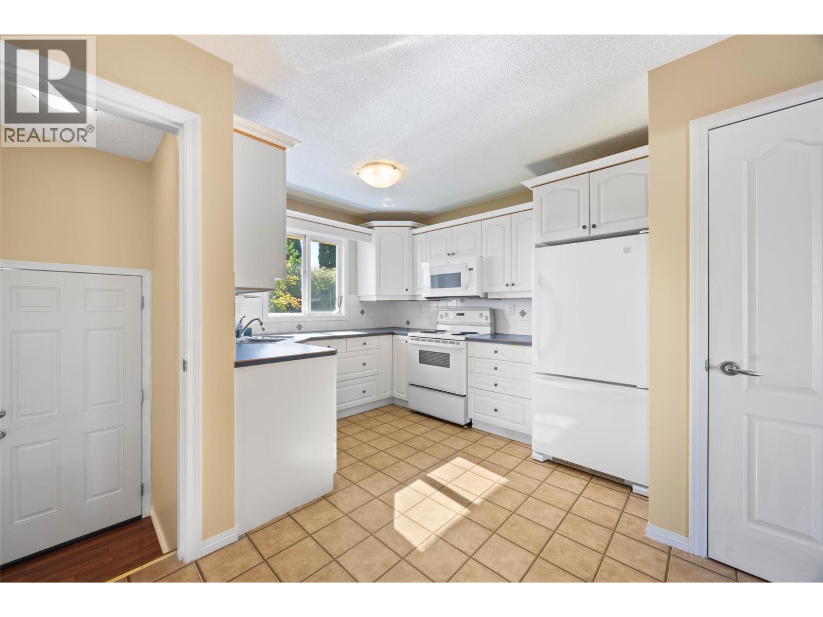 1145 Linthorpe Road, Kamloops, British Columbia  V2B 7S5 - Photo 10 - 10402828