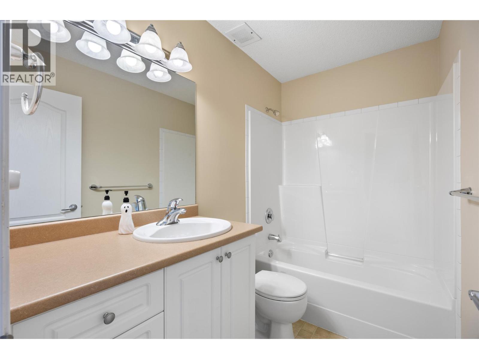 1145 Linthorpe Road, Kamloops, British Columbia  V2B 7S5 - Photo 13 - 10402828