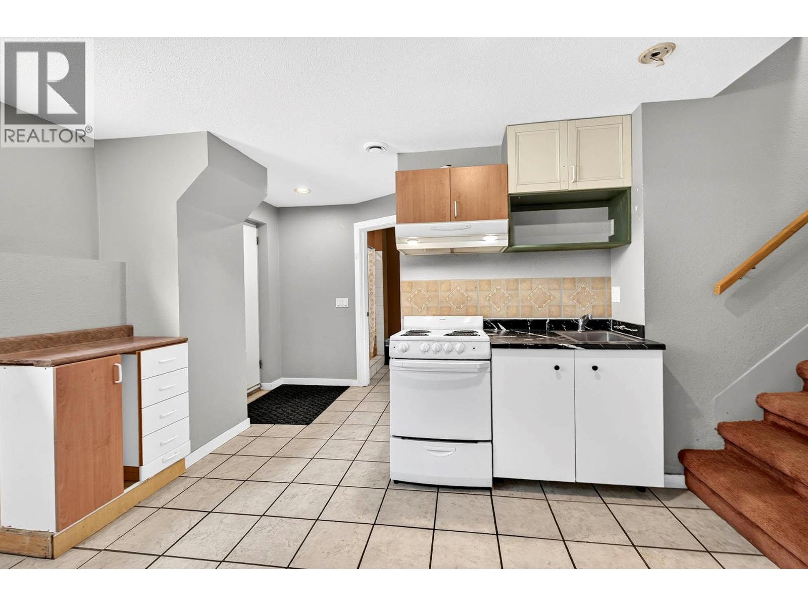 1094 Schreiner Street, Kamloops, British Columbia  V2B 5W3 - Photo 22 - 10403292