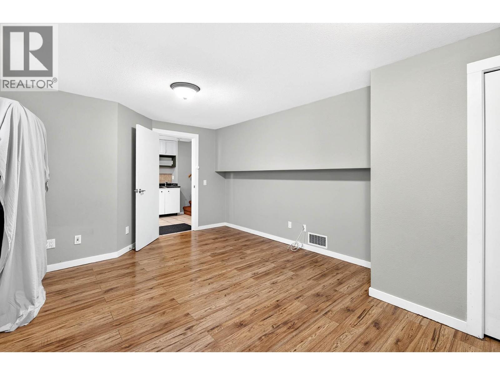 1094 Schreiner Street, Kamloops, British Columbia  V2B 5W3 - Photo 24 - 10403292