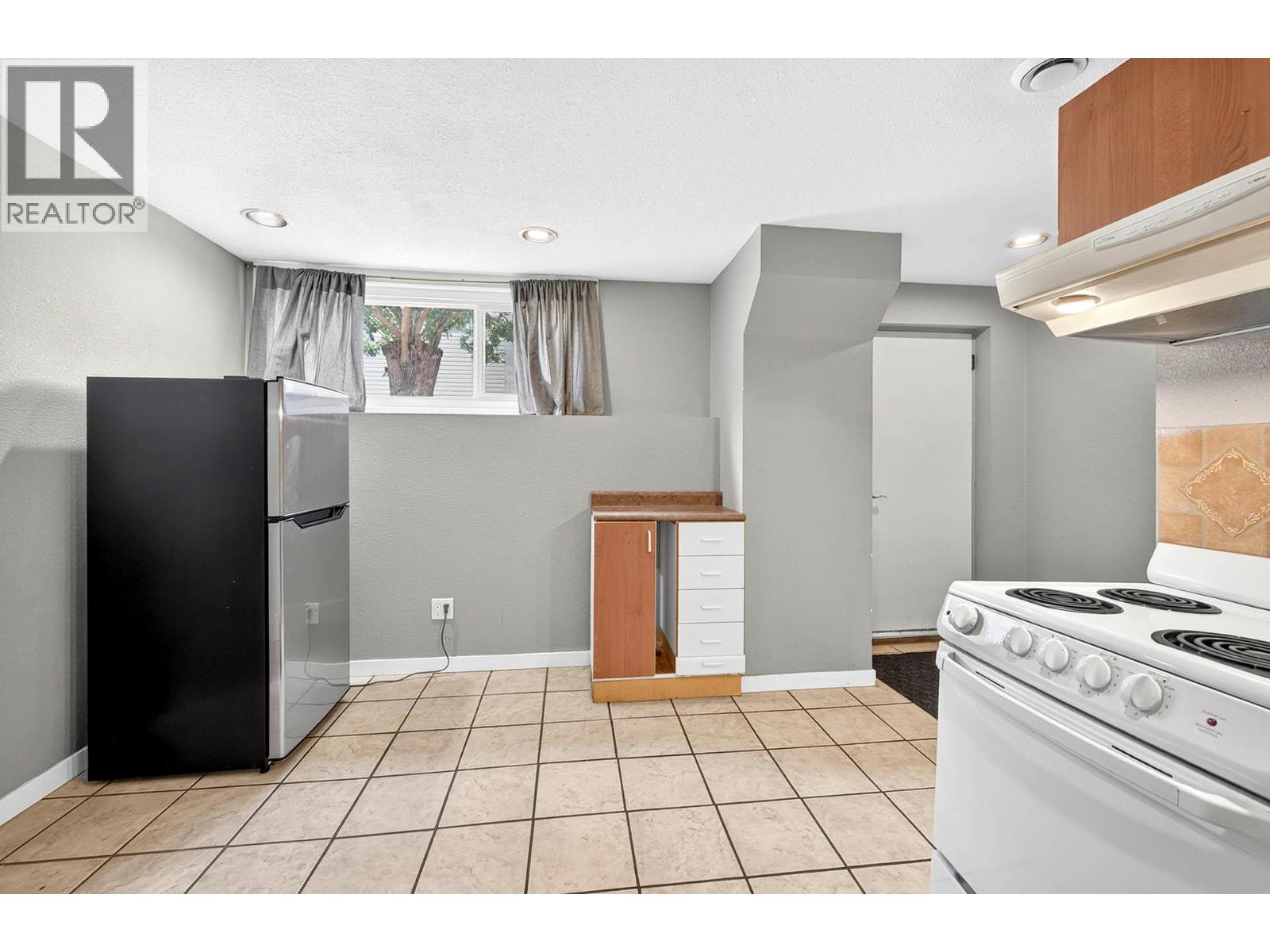 1094 Schreiner Street, Kamloops, British Columbia  V2B 5W3 - Photo 25 - 10403292
