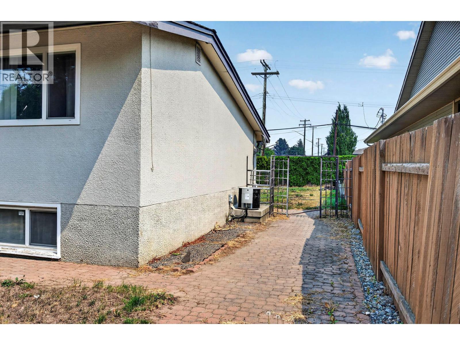 1094 Schreiner Street, Kamloops, British Columbia  V2B 5W3 - Photo 36 - 10403292