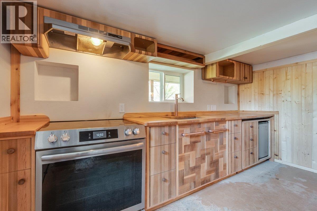 3051 Fofonow Road, Nelson, British Columbia  V1L 6Y5 - Photo 25 - 10403260