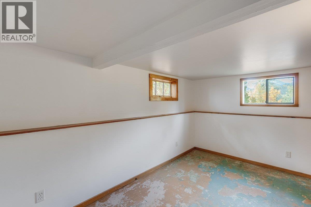 3051 Fofonow Road, Nelson, British Columbia  V1L 6Y5 - Photo 29 - 10403260