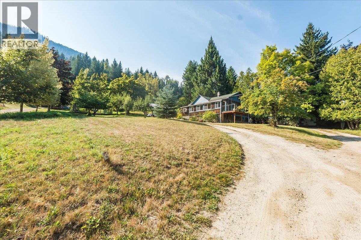 3051 Fofonow Road, Nelson, British Columbia  V1L 6Y5 - Photo 38 - 10403260