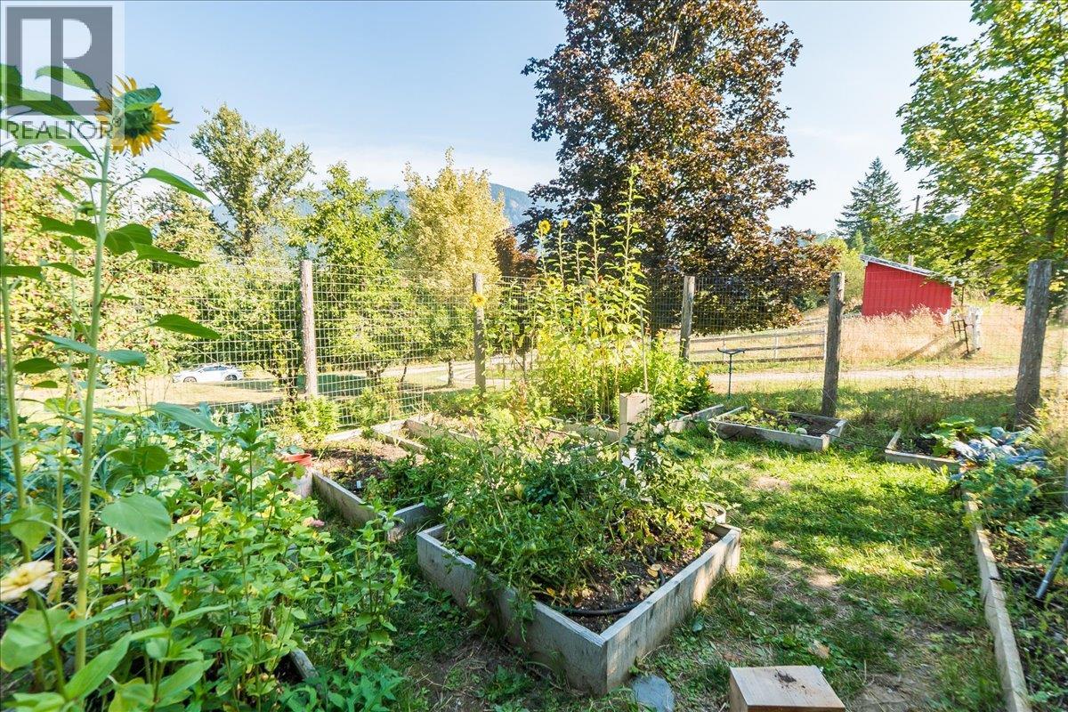 3051 Fofonow Road, Nelson, British Columbia  V1L 6Y5 - Photo 47 - 10403260
