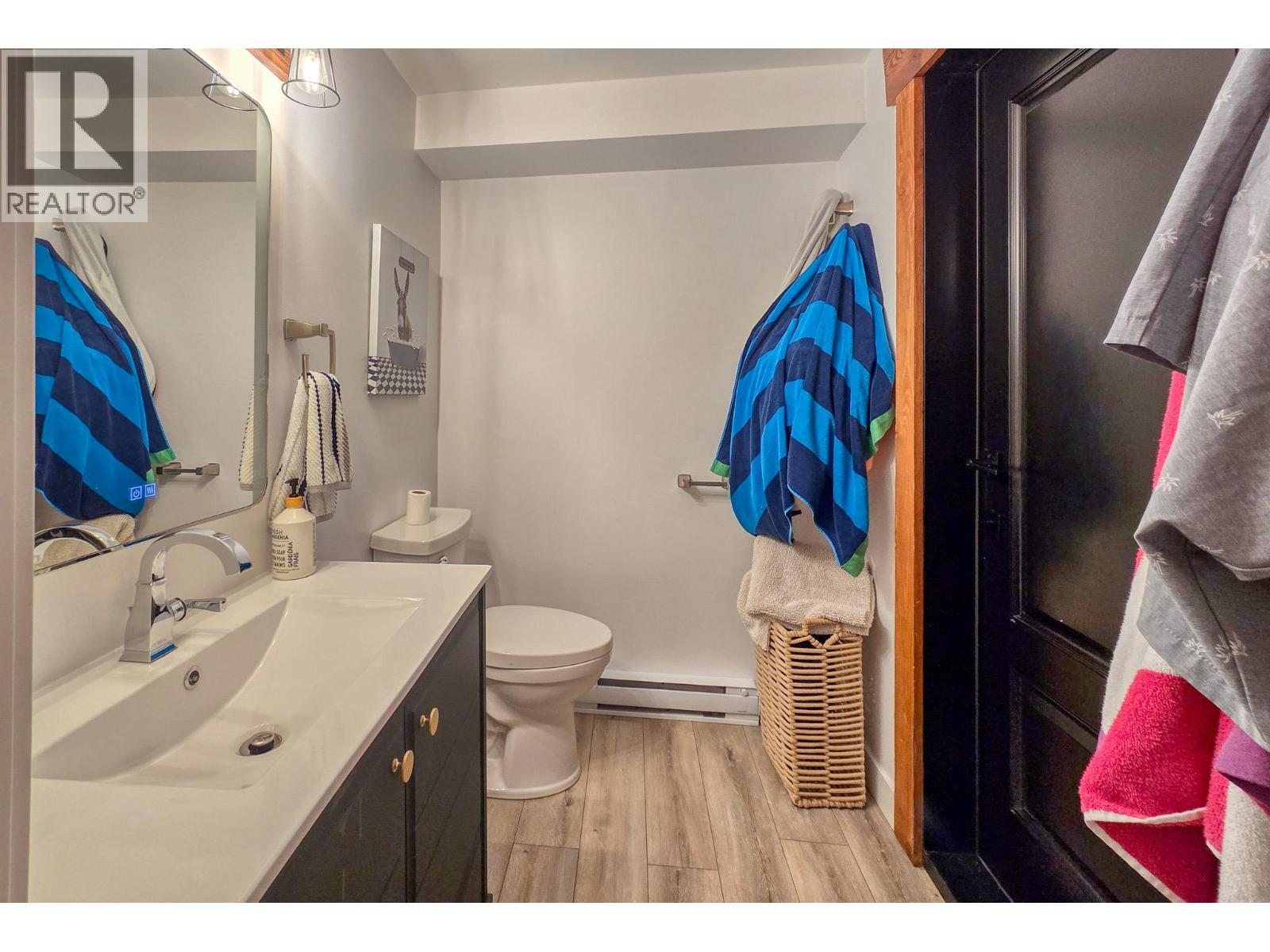 449 Lakeview Place, Invermere, British Columbia  V0A 1K3 - Photo 38 - 10403144