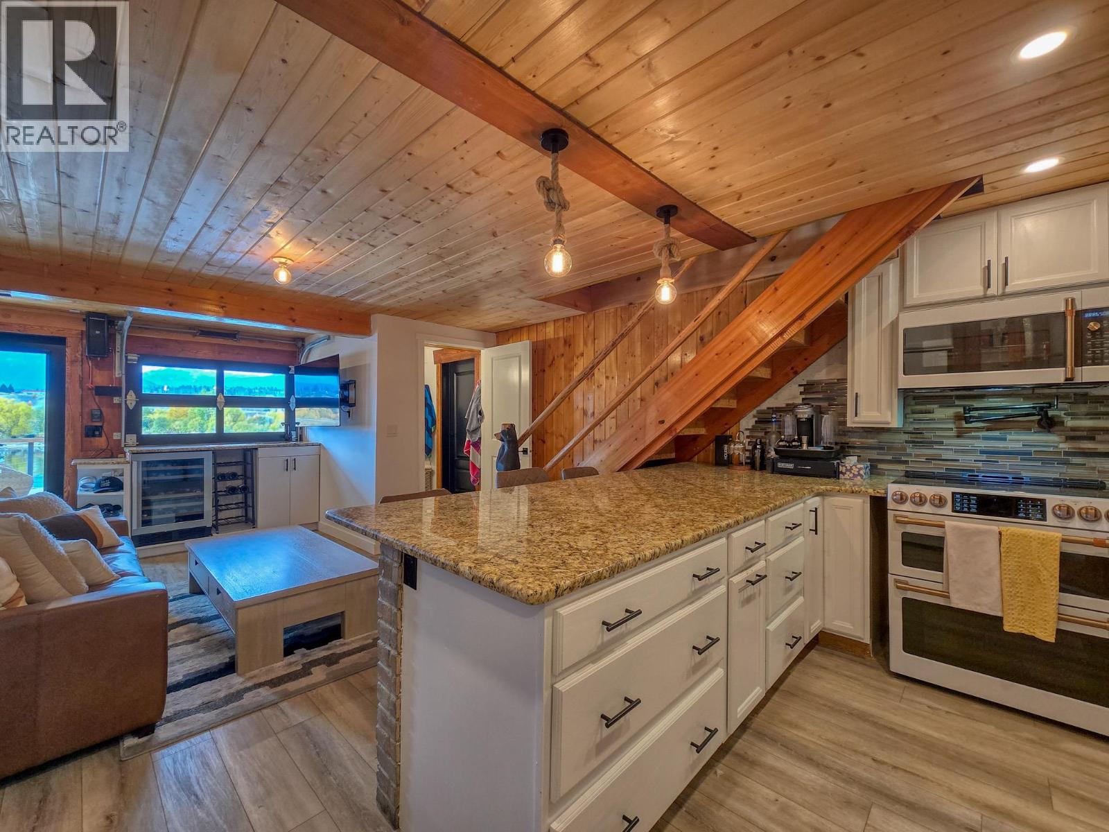 449 Lakeview Place, Invermere, British Columbia  V0A 1K3 - Photo 43 - 10403144