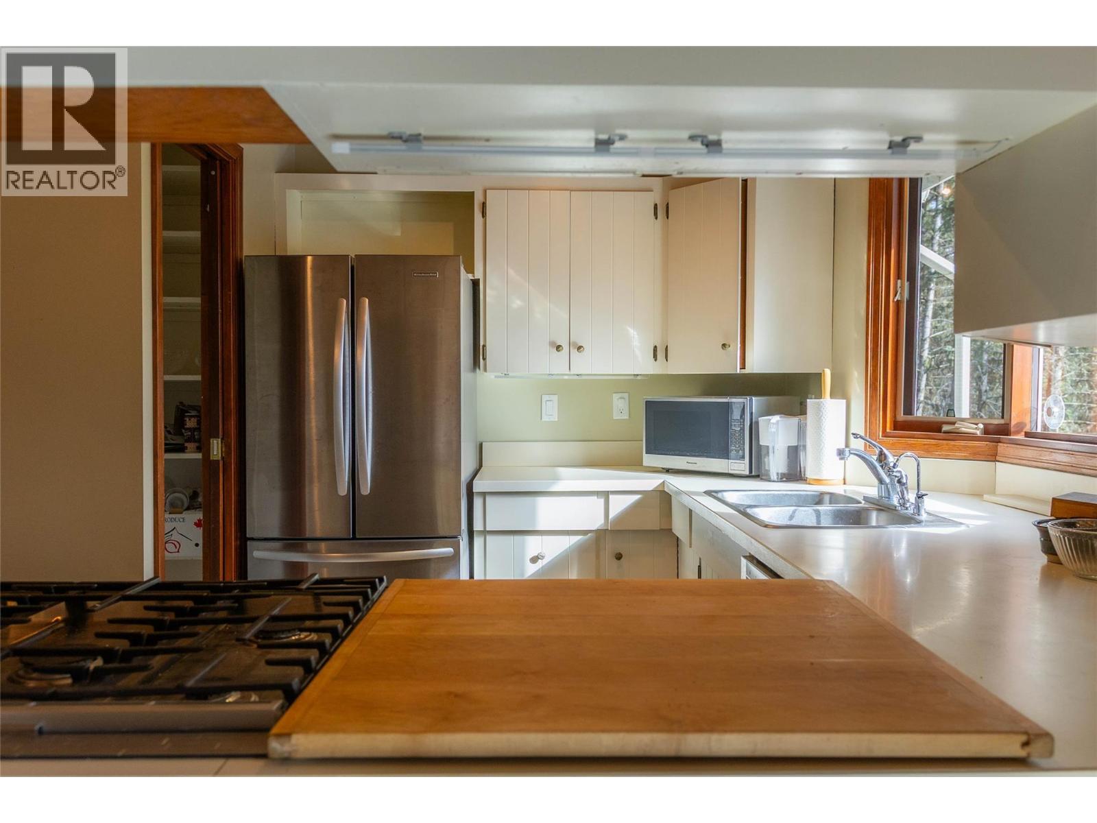 1920 Lakeview Drive, Kamloops, British Columbia  V0E 1Z1 - Photo 6 - 10403187
