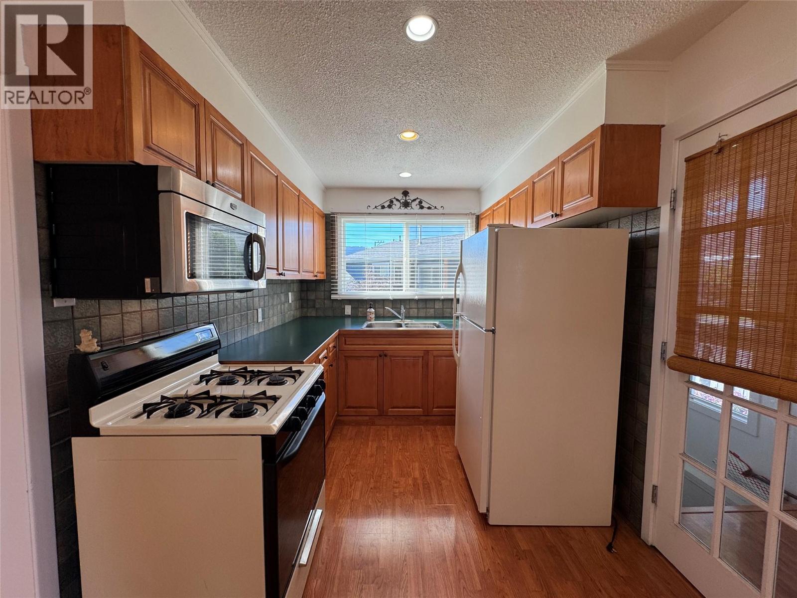 2152 Mamette Avenue, Merritt, British Columbia  V1K 1B8 - Photo 2 - 10403276