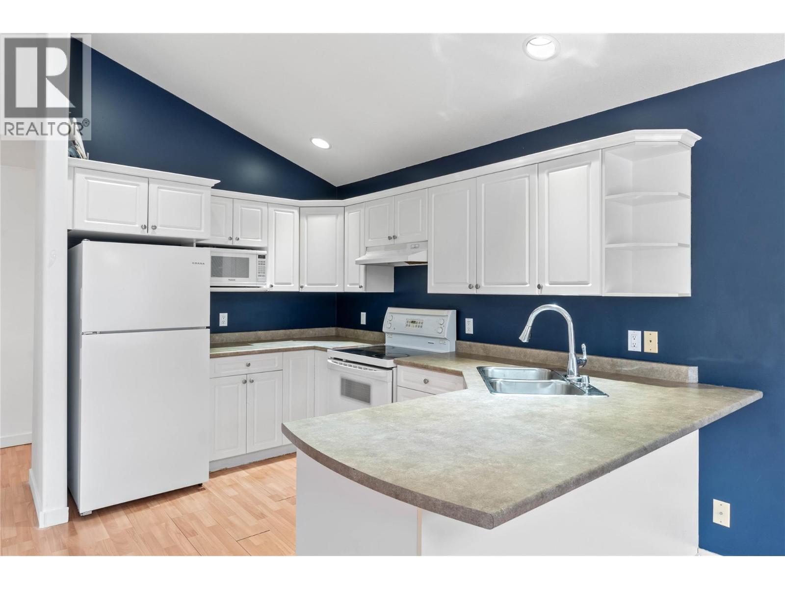 1198 Raven Drive, Kamloops, British Columbia  V2B 8P3 - Photo 9 - 10403306