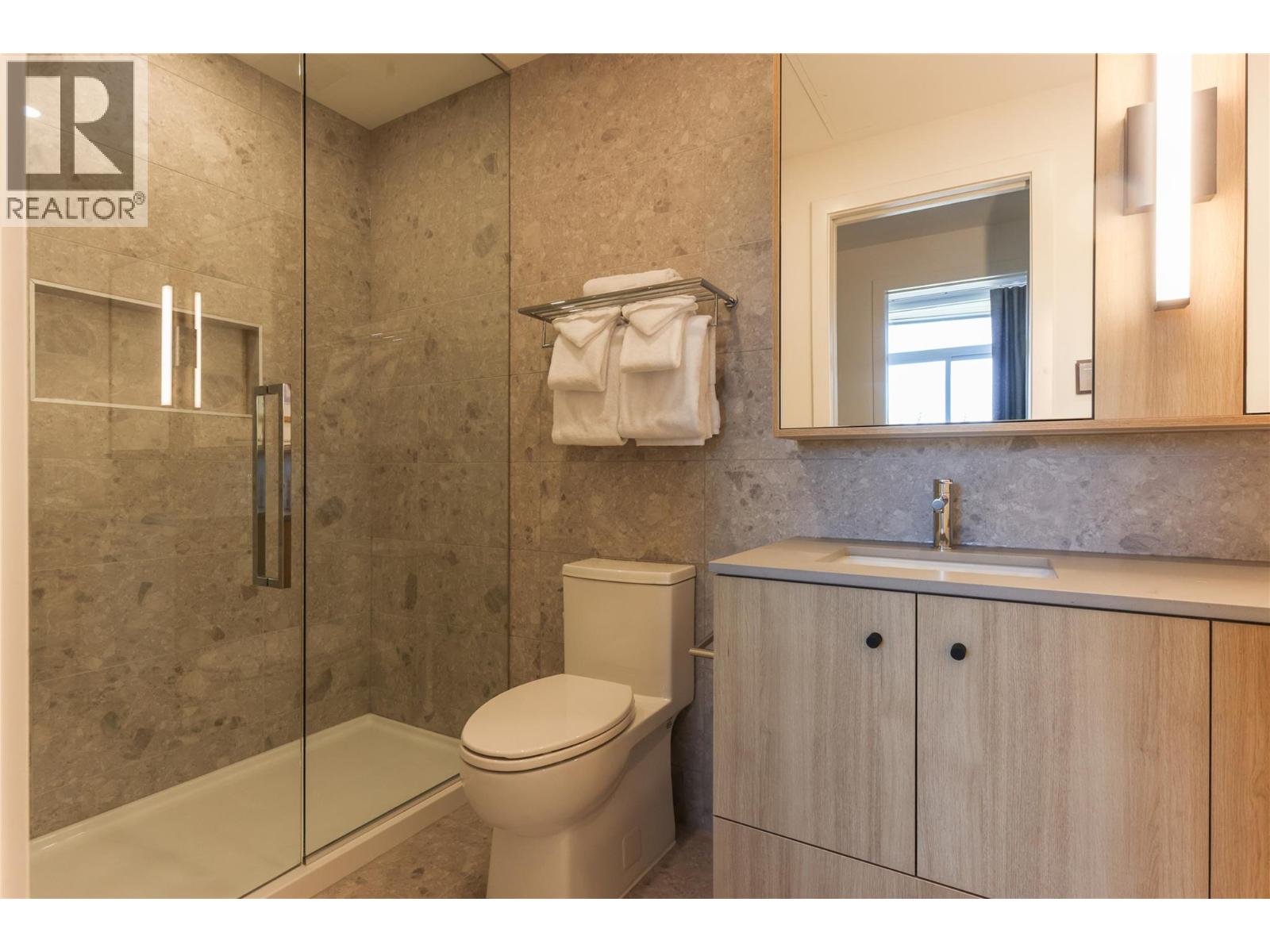4240 Red Mountain Road Unit# 216, Rossland, British Columbia  V0G 1Y0 - Photo 6 - 10403208