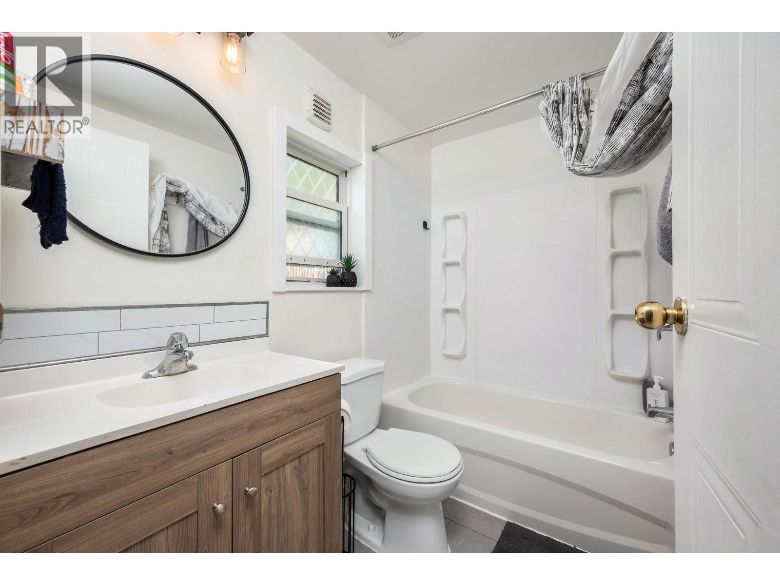 5846 Jen Sherri Place, Falkland, British Columbia  V0E 1W0 - Photo 17 - 10403326