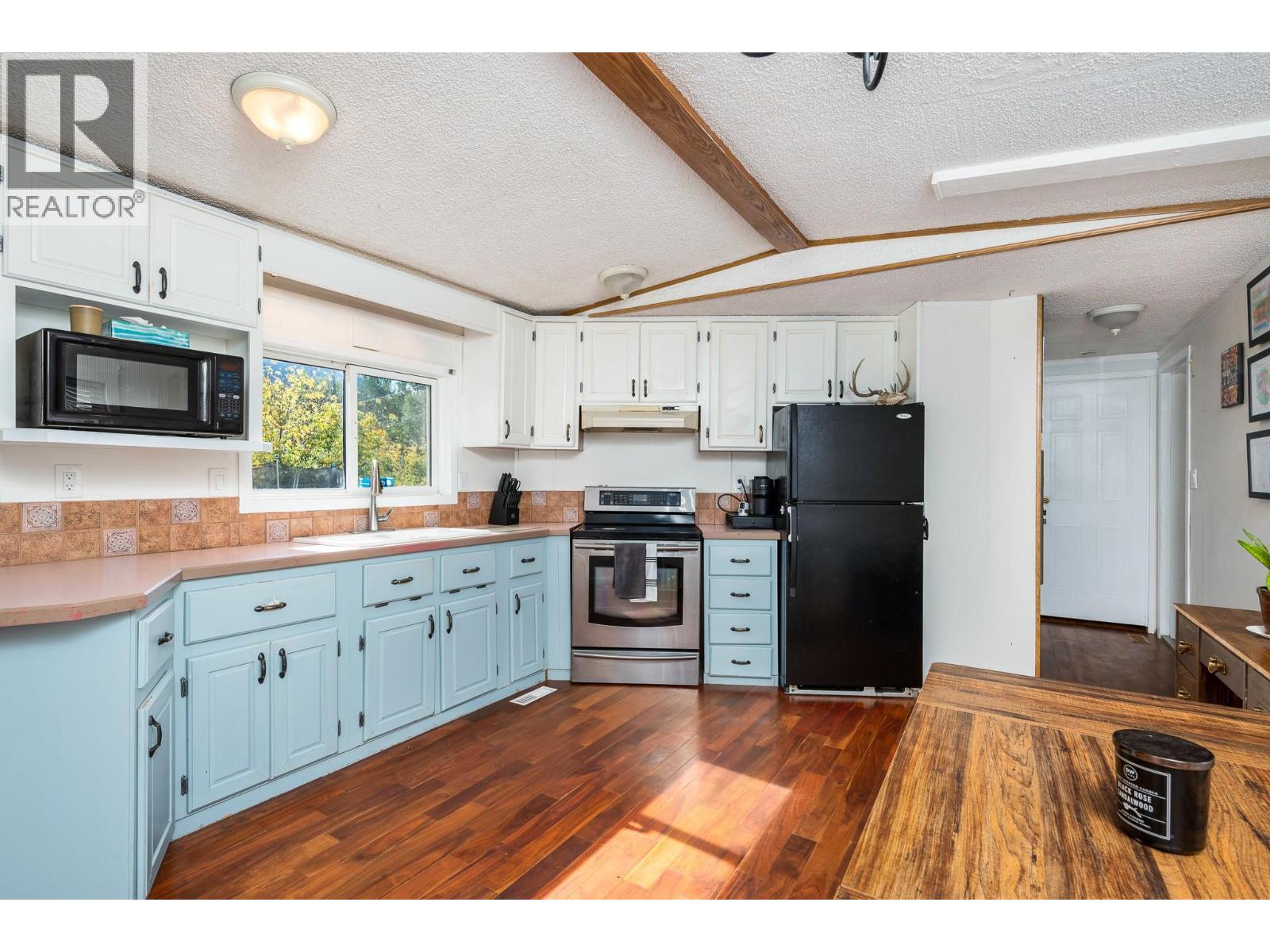 5846 Jen Sherri Place, Falkland, British Columbia  V0E 1W0 - Photo 6 - 10403326