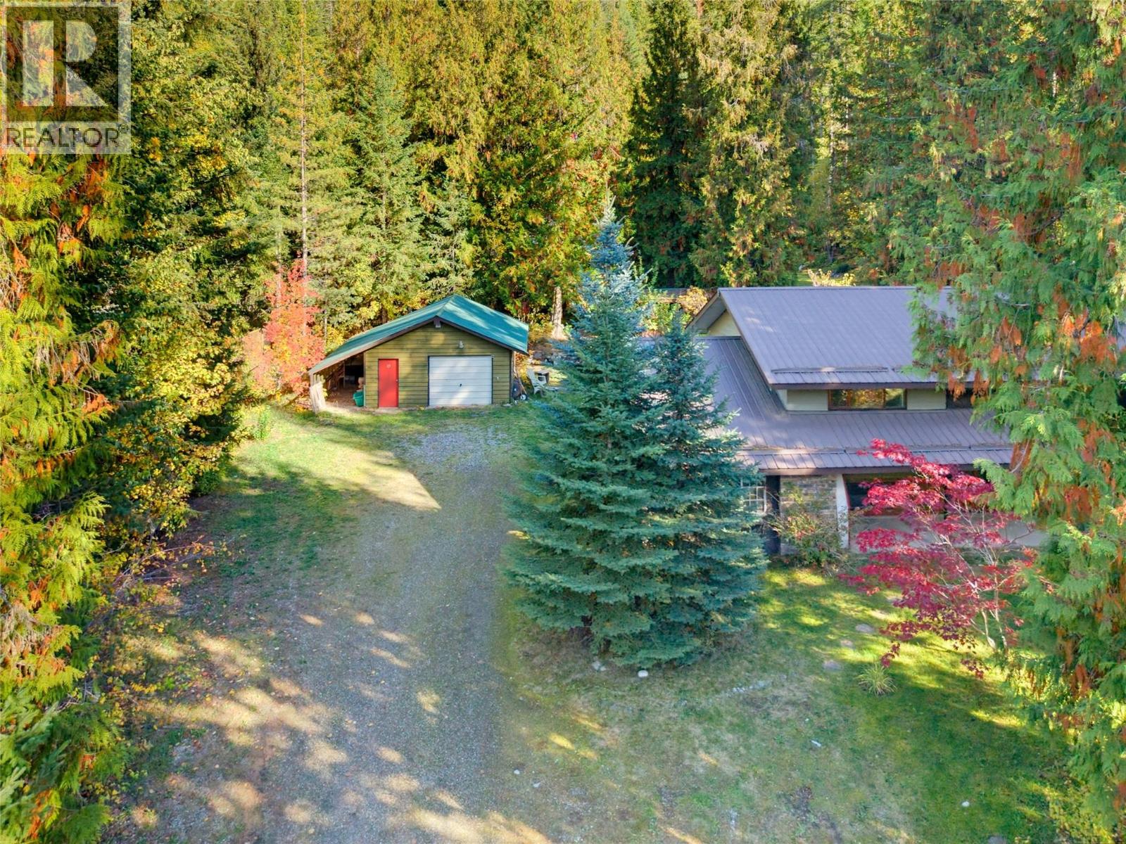 9020 Hummingbird Drive, Swansea Point, British Columbia  V0E 2K2 - Photo 1 - 10402995