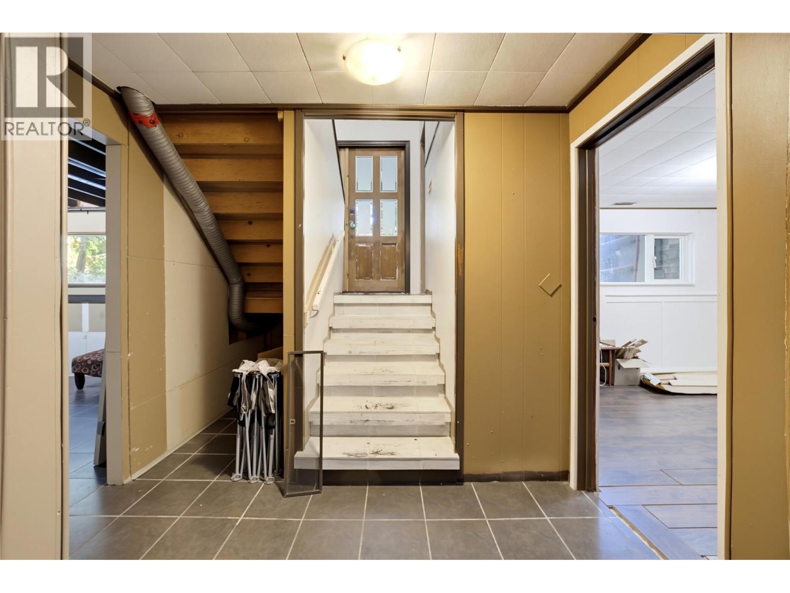9020 Hummingbird Drive, Swansea Point, British Columbia  V0E 2K2 - Photo 23 - 10402995