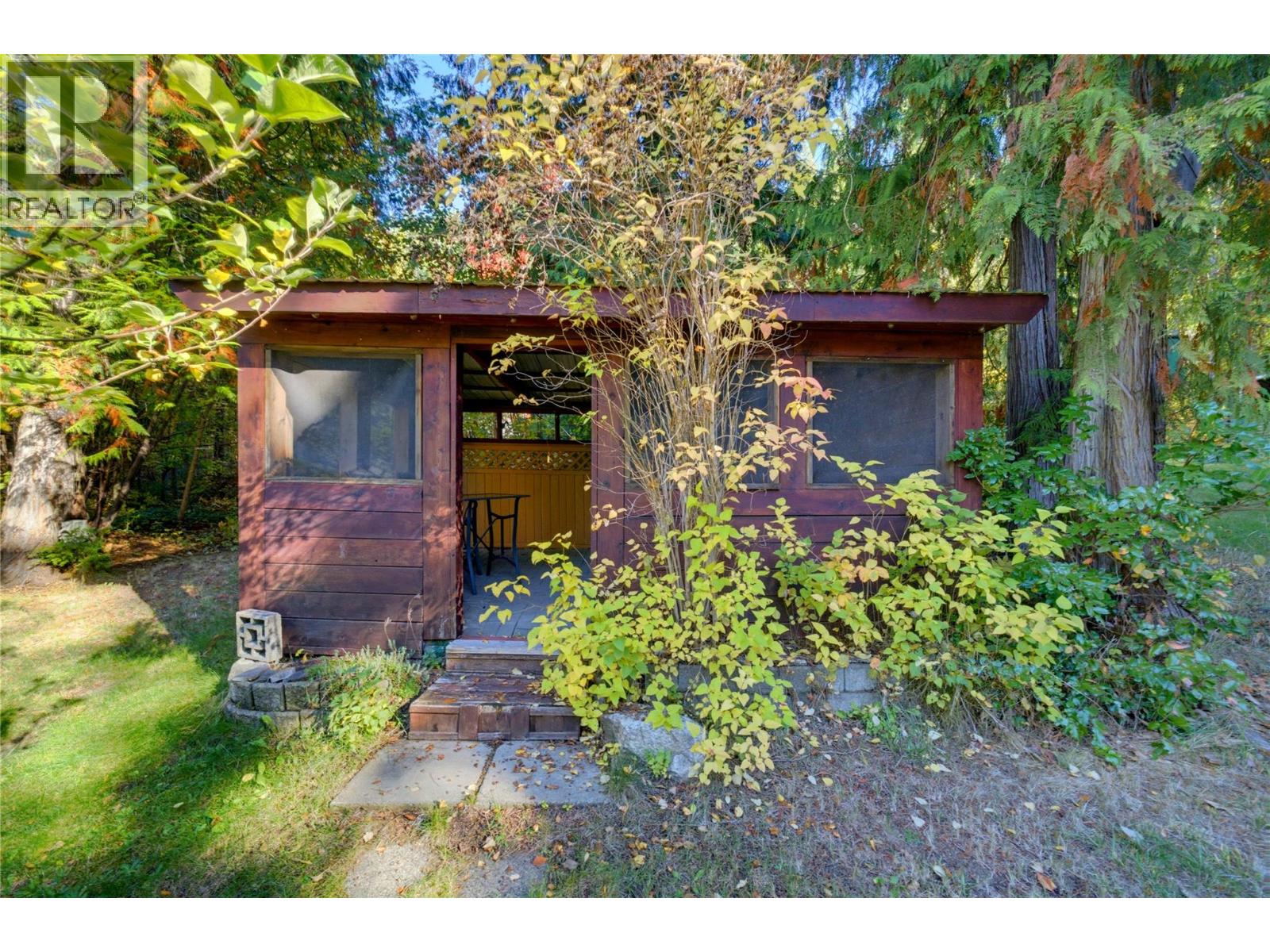 9020 Hummingbird Drive, Swansea Point, British Columbia  V0E 2K2 - Photo 40 - 10402995