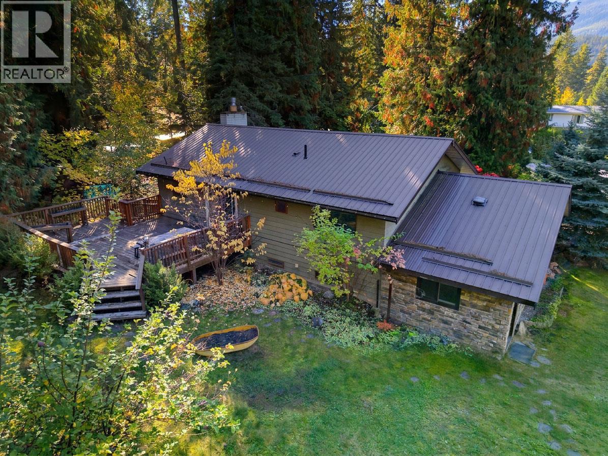 9020 Hummingbird Drive, Swansea Point, British Columbia  V0E 2K2 - Photo 5 - 10402995