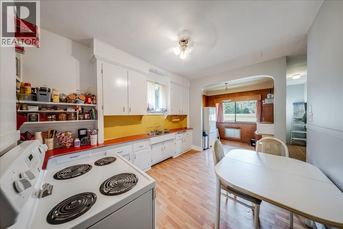 1396 Second Avenue, Trail, British Columbia  V1R 1L9 - Photo 10 - 10403162