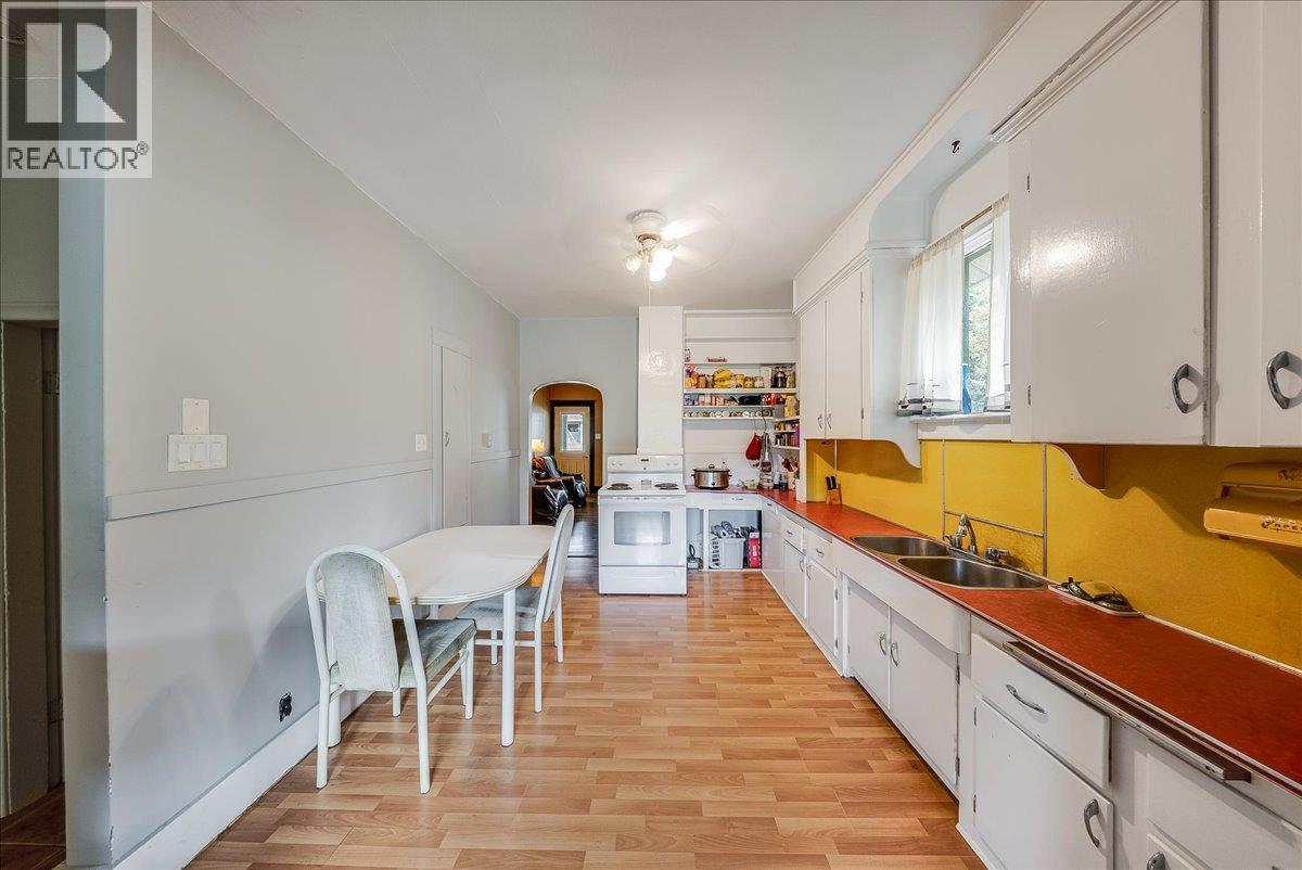 1396 Second Avenue, Trail, British Columbia  V1R 1L9 - Photo 11 - 10403162