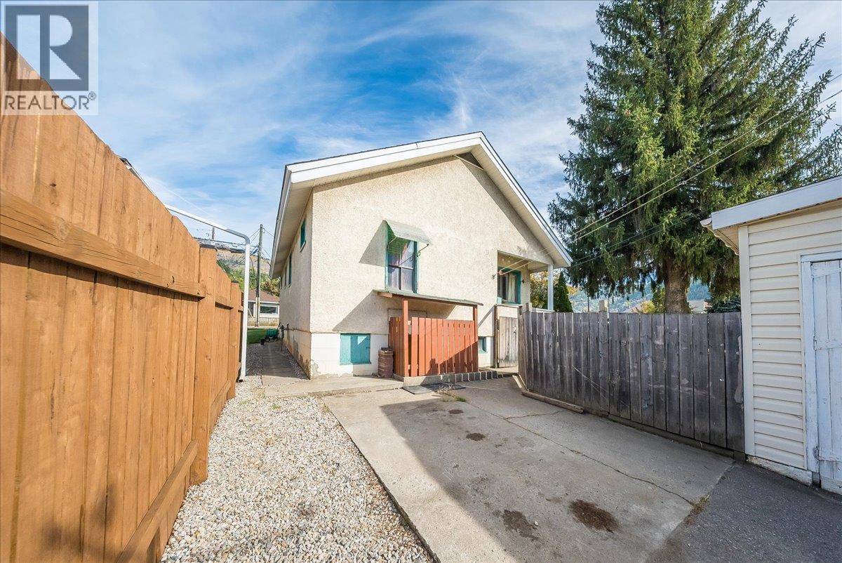 1396 Second Avenue, Trail, British Columbia  V1R 1L9 - Photo 28 - 10403162