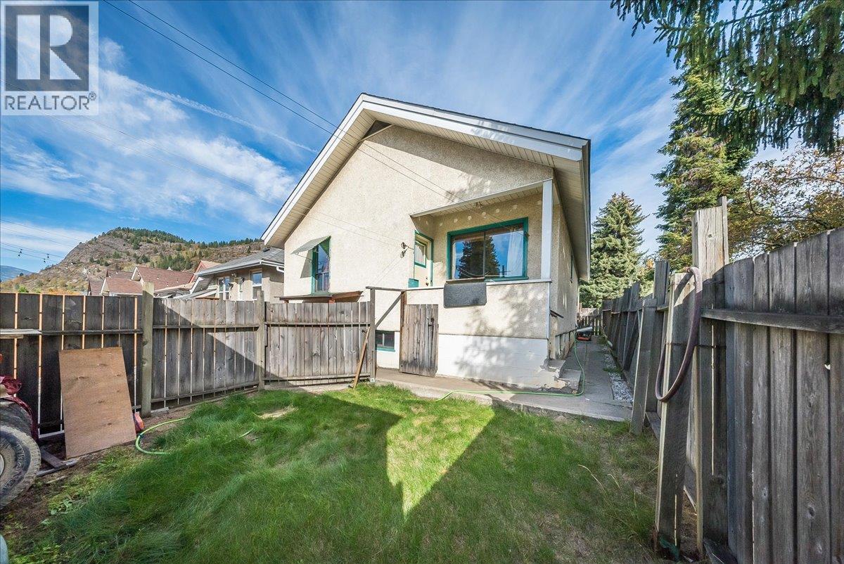 1396 Second Avenue, Trail, British Columbia  V1R 1L9 - Photo 29 - 10403162