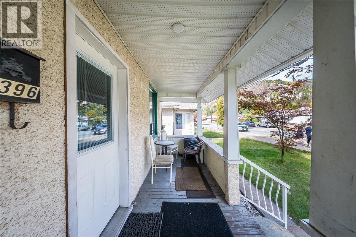 1396 Second Avenue, Trail, British Columbia  V1R 1L9 - Photo 5 - 10403162