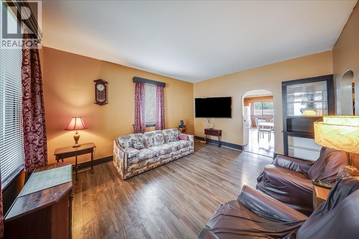 1396 Second Avenue, Trail, British Columbia  V1R 1L9 - Photo 8 - 10403162