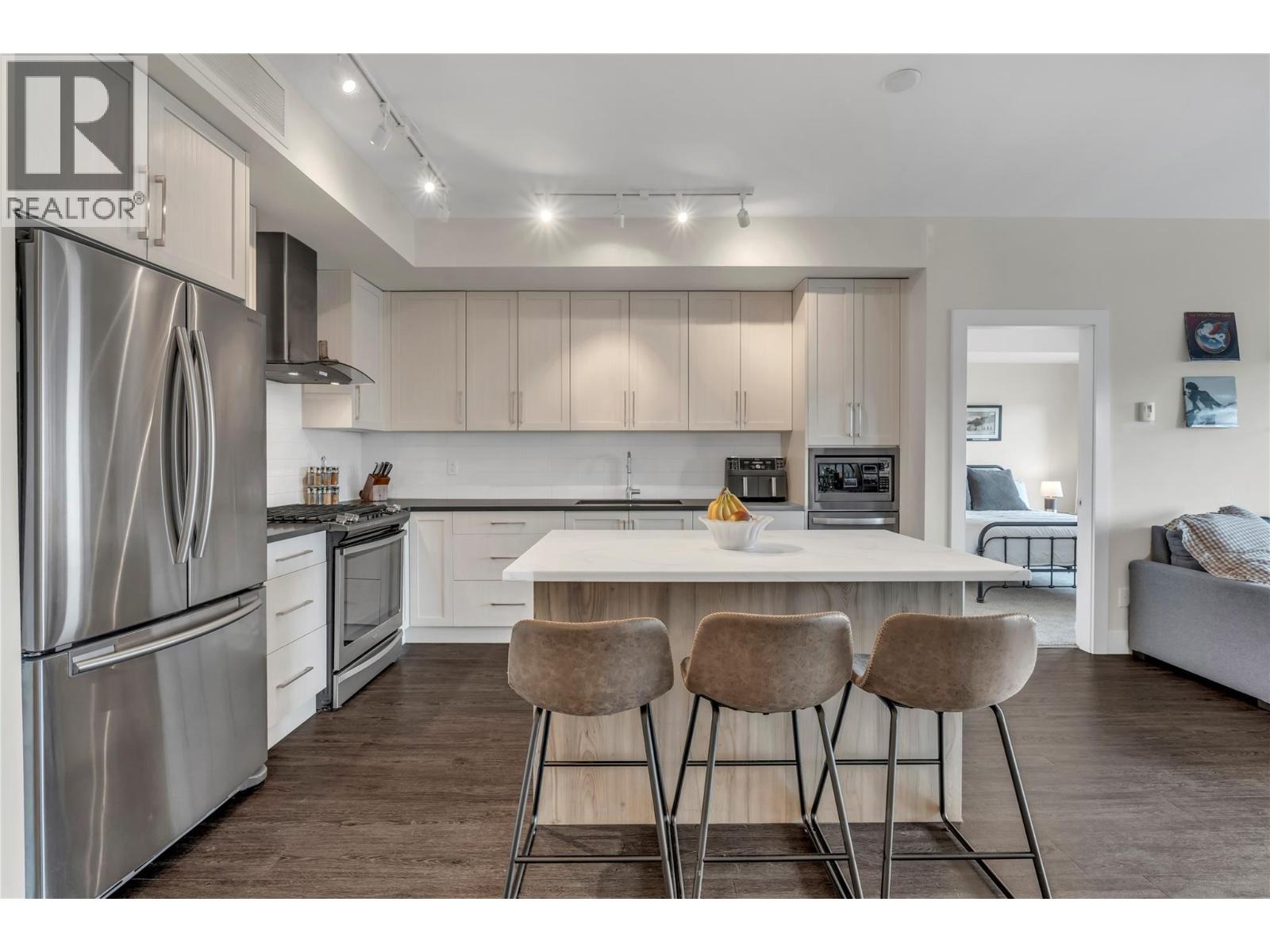 4380 Lakeshore Road Unit# 210, Kelowna, British Columbia  V1W 5N3 - Photo 3 - 10403334