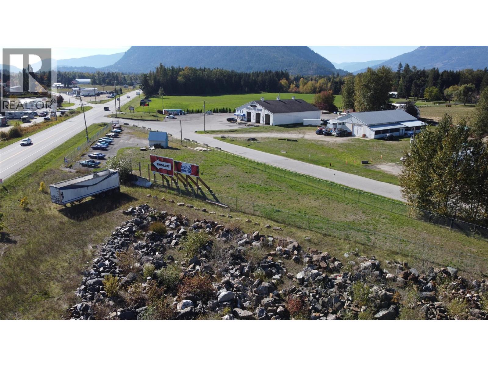 1310 Trans Canada Highway, Sicamous, British Columbia  V0E 2V0 - Photo 11 - 10402844