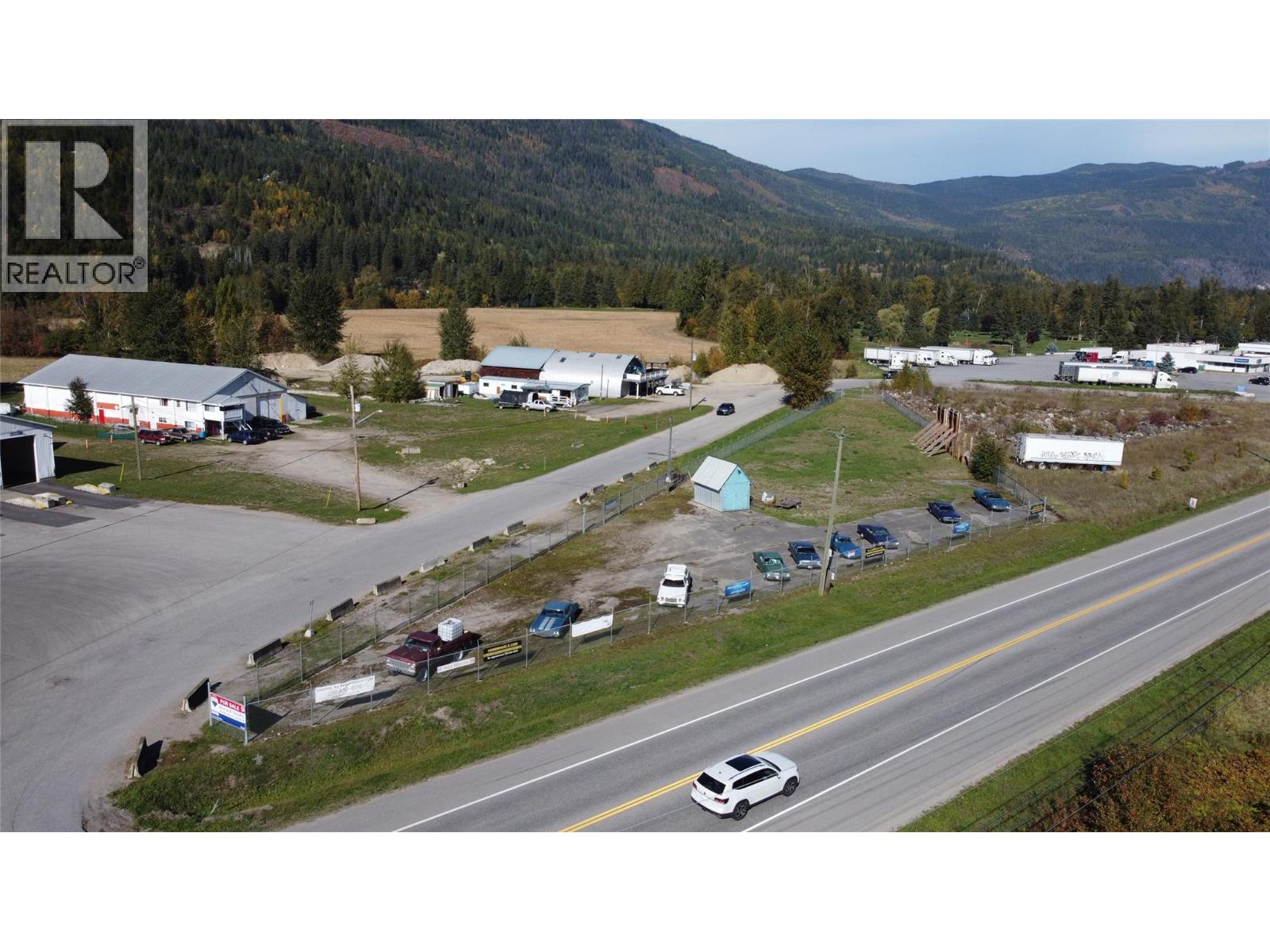 1310 Trans Canada Highway, Sicamous, British Columbia  V0E 2V0 - Photo 17 - 10402844