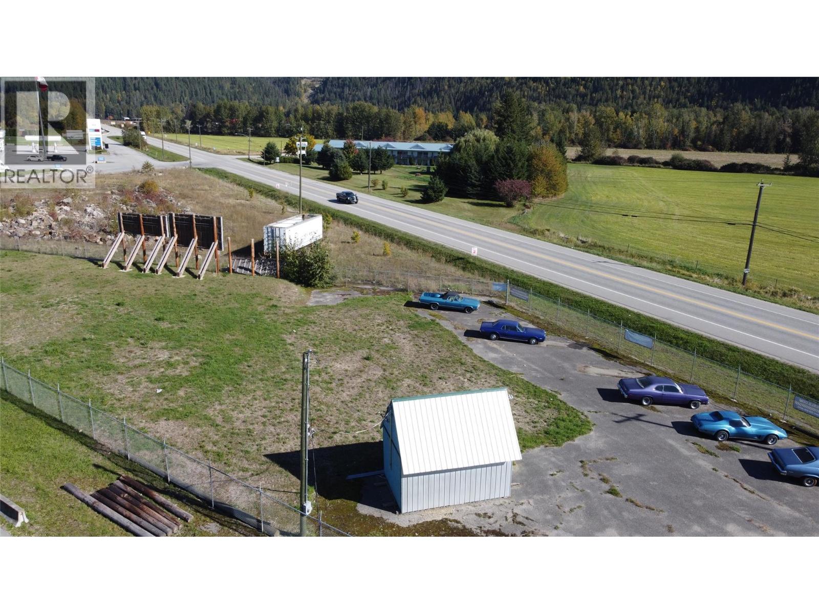 1310 Trans Canada Highway, Sicamous, British Columbia  V0E 2V0 - Photo 19 - 10402844