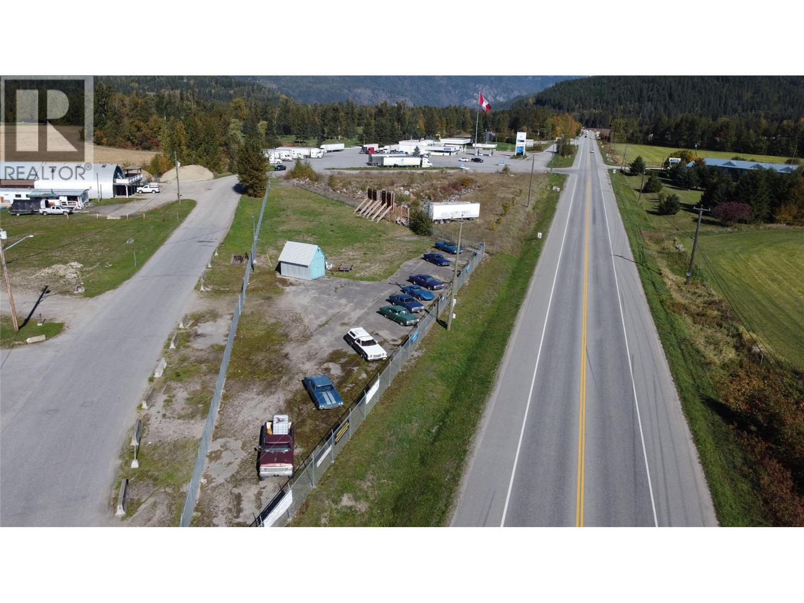1310 Trans Canada Highway, Sicamous, British Columbia  V0E 2V0 - Photo 4 - 10402844