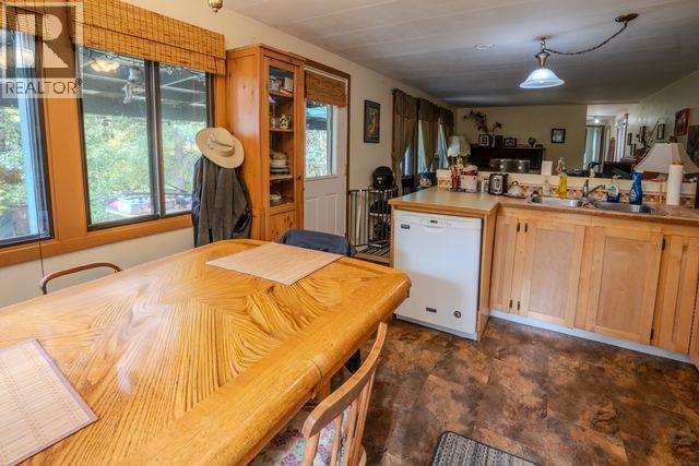 2701 Leecrest Road, Nelson, British Columbia  V1L 6L1 - Photo 10 - 10403263