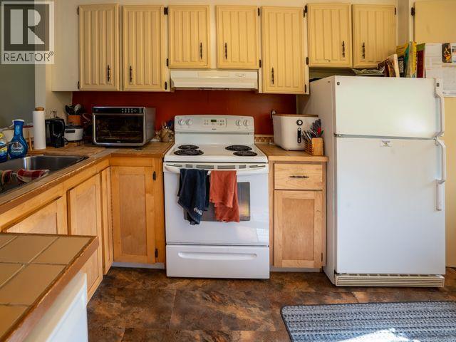 2701 Leecrest Road, Nelson, British Columbia  V1L 6L1 - Photo 11 - 10403263