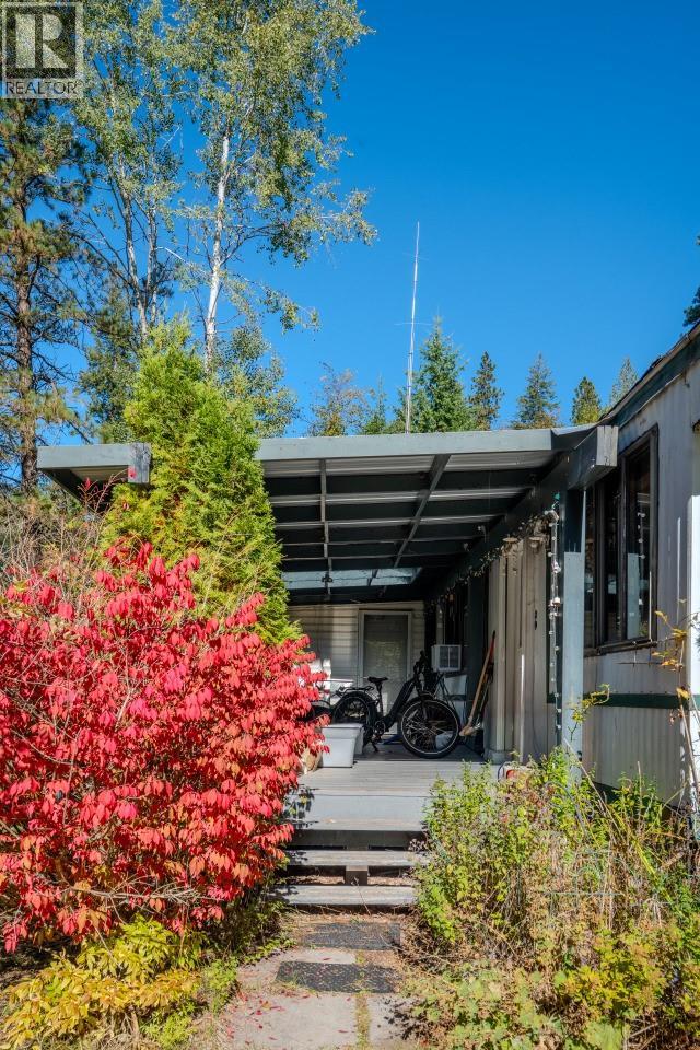 2701 Leecrest Road, Nelson, British Columbia  V1L 6L1 - Photo 3 - 10403263