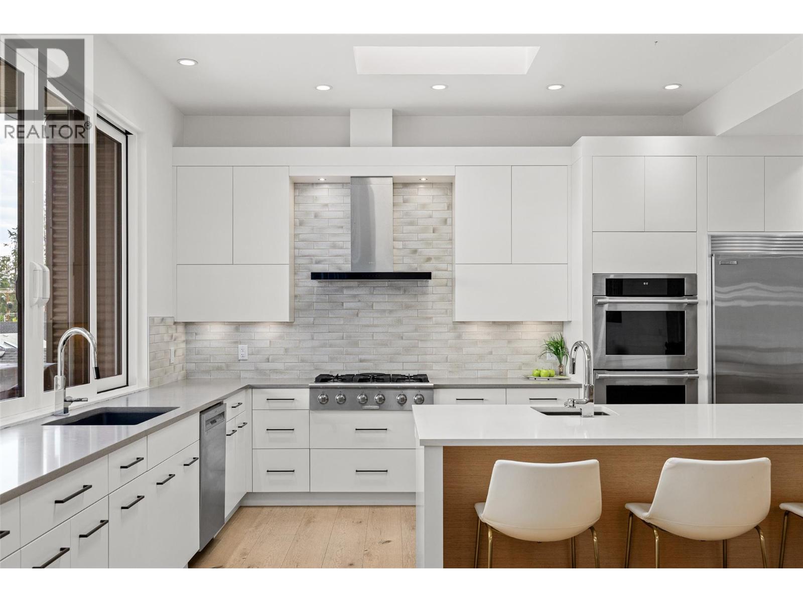 769 & 771 Barnaby Road, Kelowna, British Columbia  V1W 4N9 - Photo 10 - 10396273
