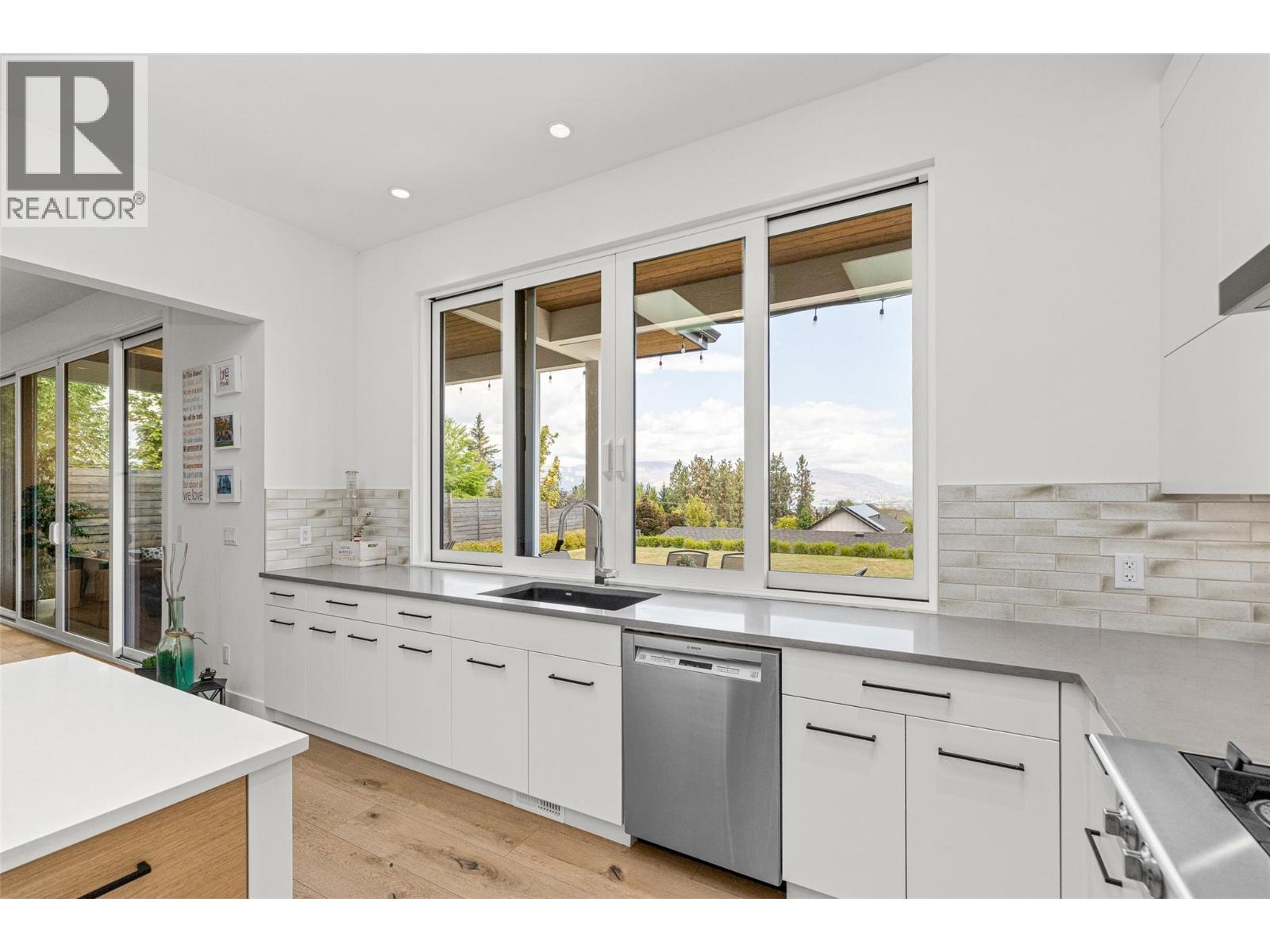 769 & 771 Barnaby Road, Kelowna, British Columbia  V1W 4N9 - Photo 13 - 10396273