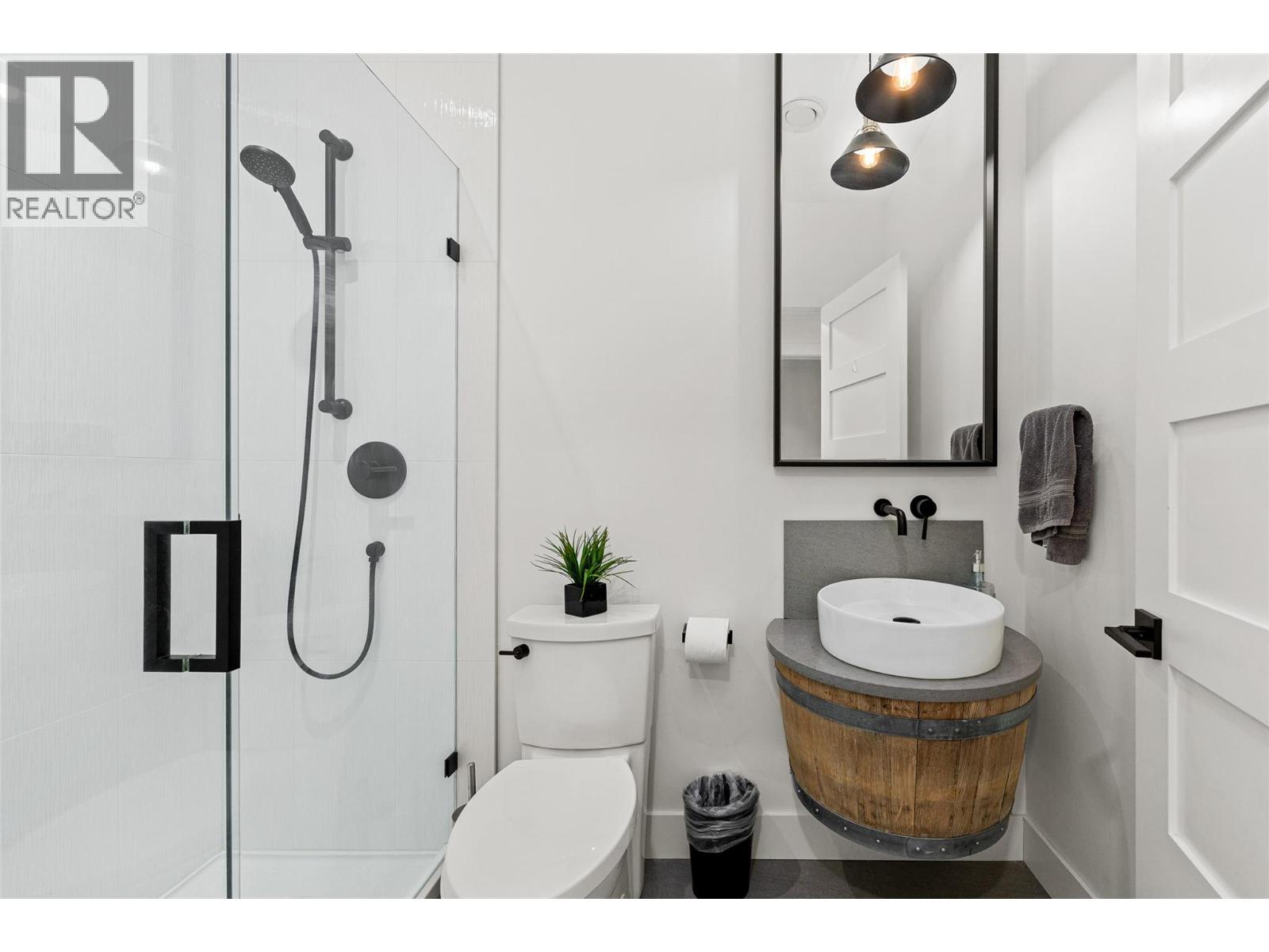 769 & 771 Barnaby Road, Kelowna, British Columbia  V1W 4N9 - Photo 31 - 10396273