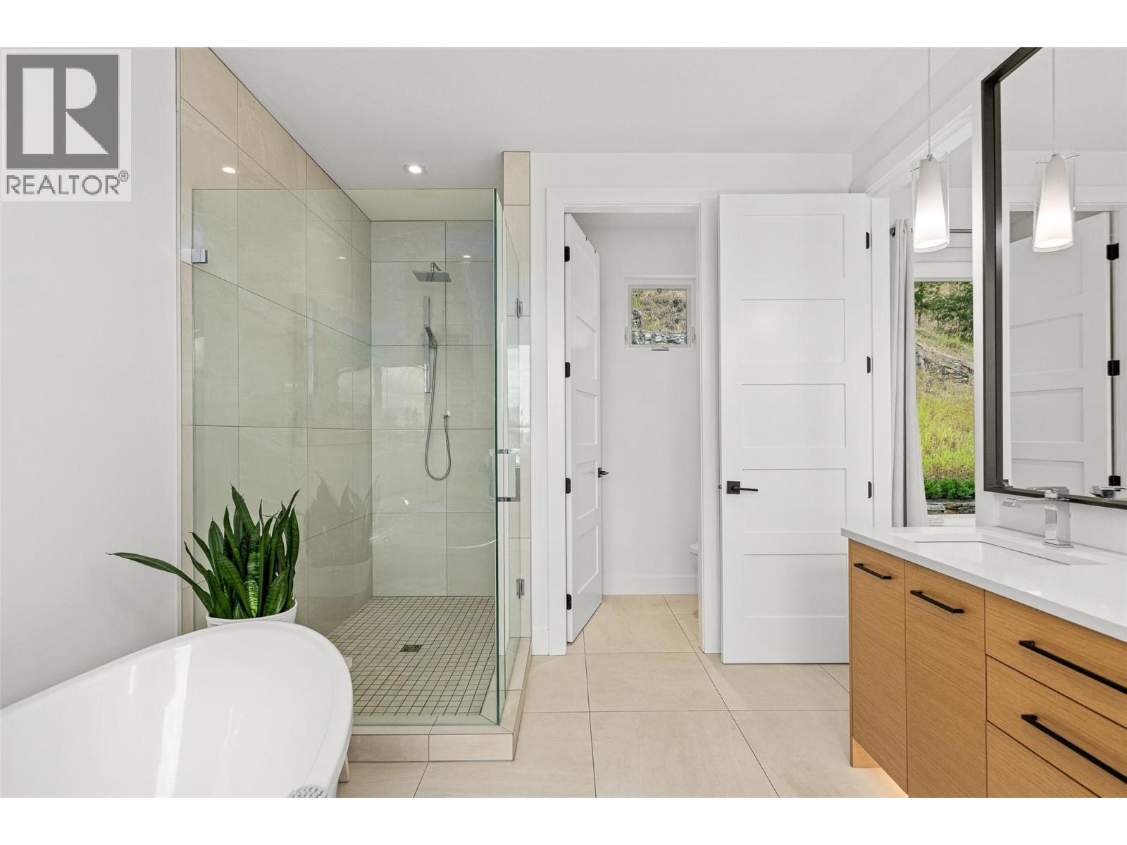 769 & 771 Barnaby Road, Kelowna, British Columbia  V1W 4N9 - Photo 39 - 10396273