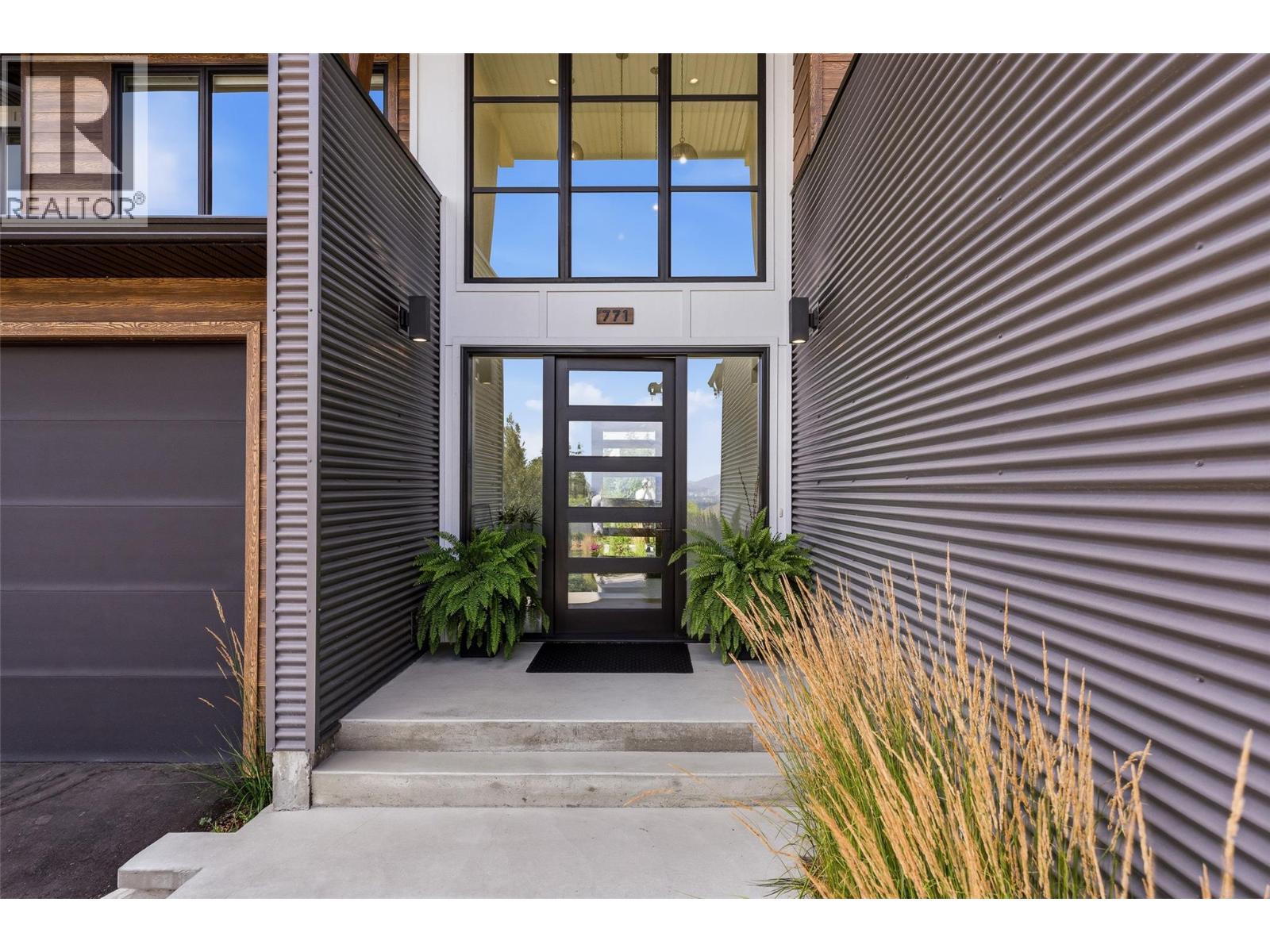 769 & 771 Barnaby Road, Kelowna, British Columbia  V1W 4N9 - Photo 6 - 10396273