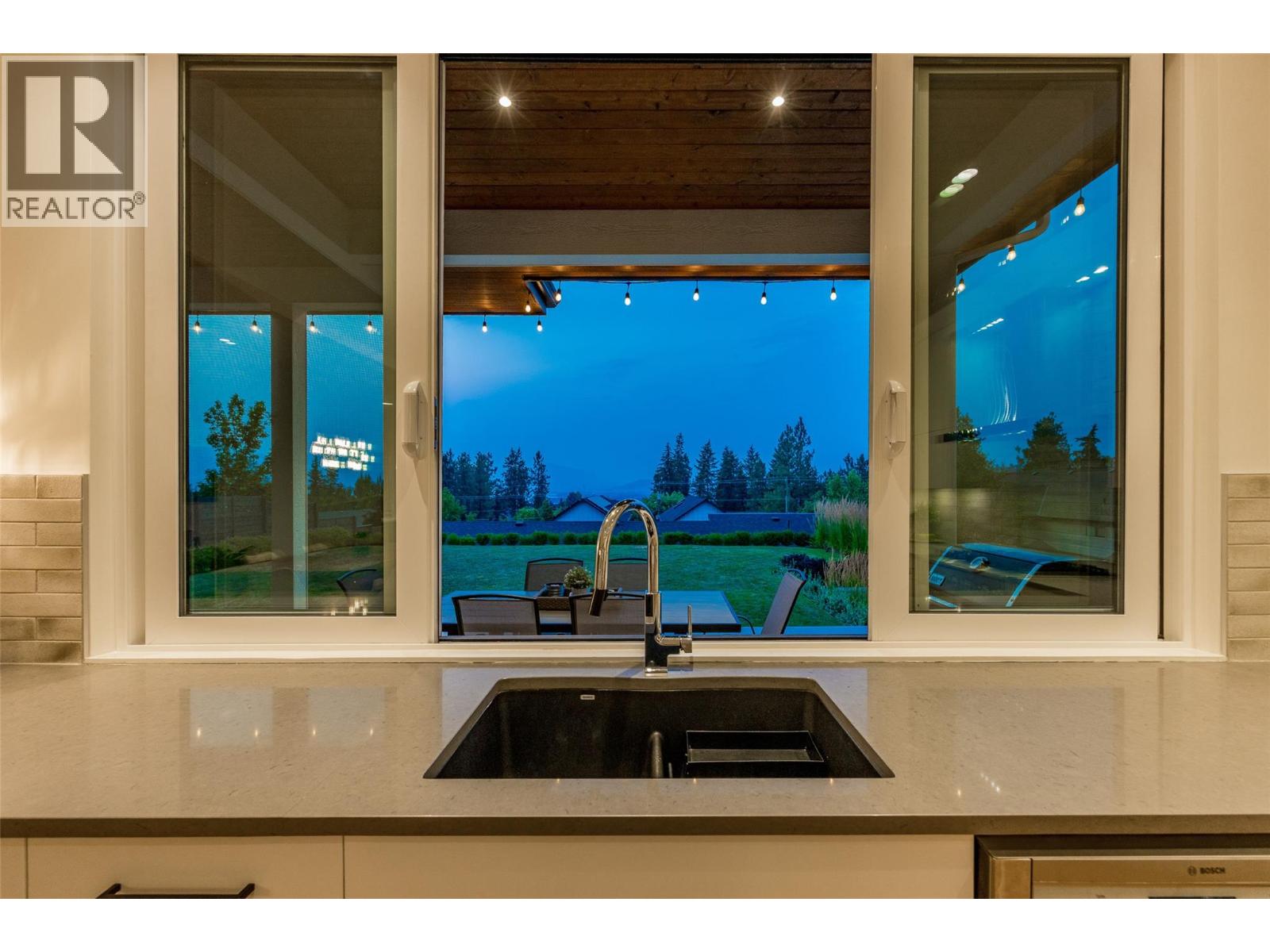 769 & 771 Barnaby Road, Kelowna, British Columbia  V1W 4N9 - Photo 90 - 10396273