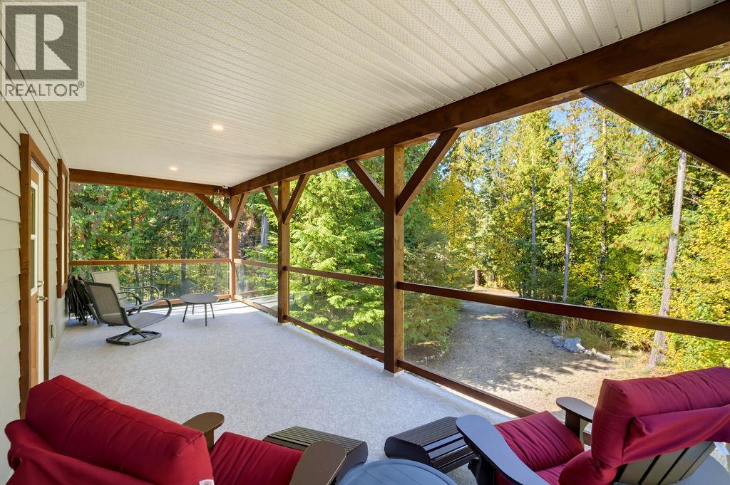 686 Swanbeach Road, Swansea Point, British Columbia  V0E 2K2 - Photo 27 - 10402430